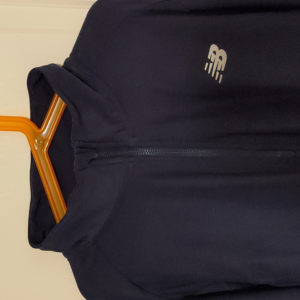 New Balance Men's dark blue half zip athletic shirt